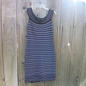 VINCE CAMUTO BLACK AND WHITE PATTERNED KNIT DRESS M CHEVRON DESIGN OFF SHOULDER
